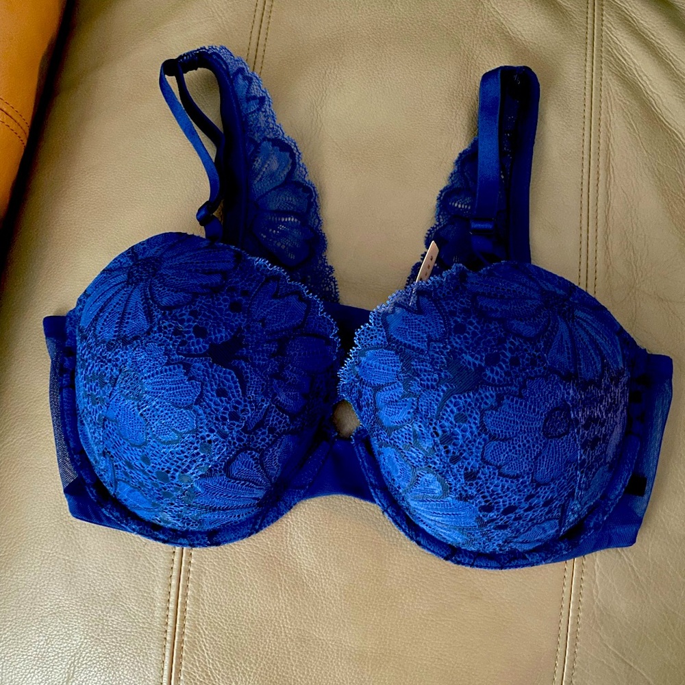 Victoria’s Secret bra size 36D